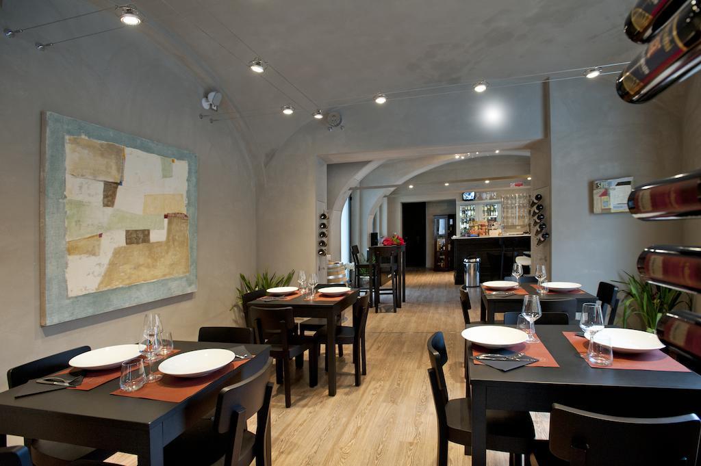 Vinoteca La Sacrestia Bed and Breakfast Άλμπα Εξωτερικό φωτογραφία