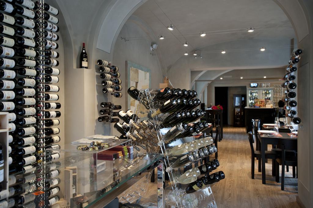 Vinoteca La Sacrestia Bed and Breakfast Άλμπα Εξωτερικό φωτογραφία