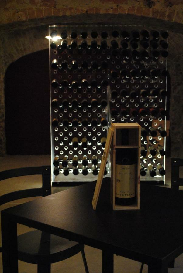 Vinoteca La Sacrestia Bed and Breakfast Άλμπα Εξωτερικό φωτογραφία