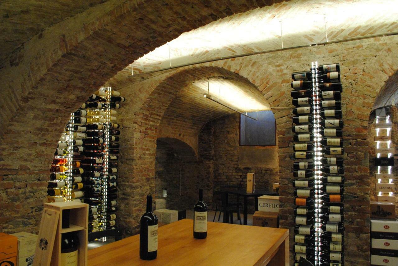 Vinoteca La Sacrestia Bed and Breakfast Άλμπα Εξωτερικό φωτογραφία