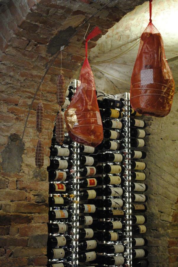 Vinoteca La Sacrestia Bed and Breakfast Άλμπα Εξωτερικό φωτογραφία