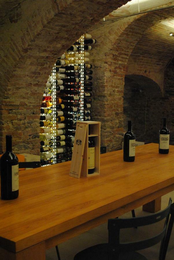 Vinoteca La Sacrestia Bed and Breakfast Άλμπα Εξωτερικό φωτογραφία